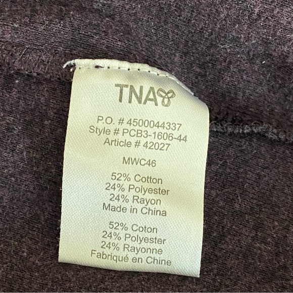 Beautiful TNA purple relaxed fit sweater - Picture 7 of 7